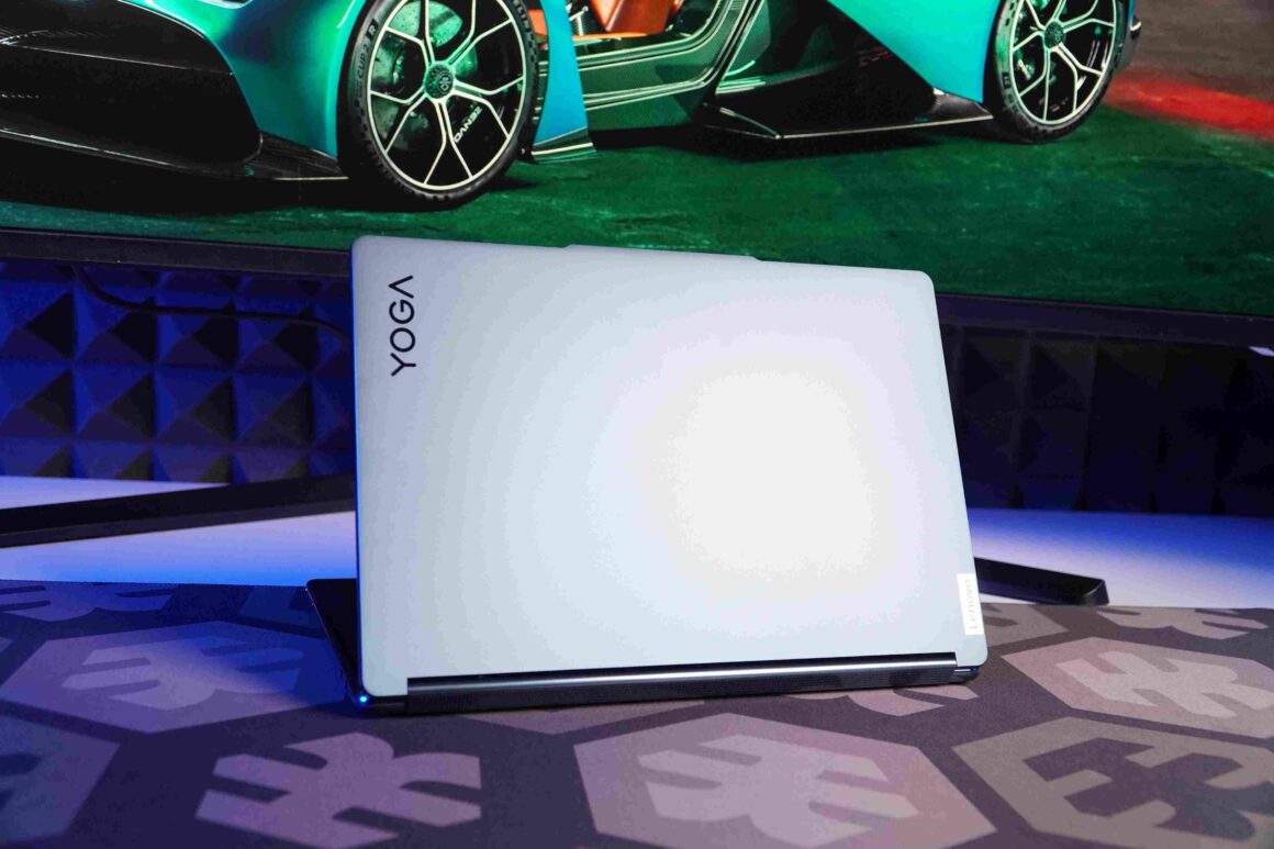 cover lenovo yoga book 9